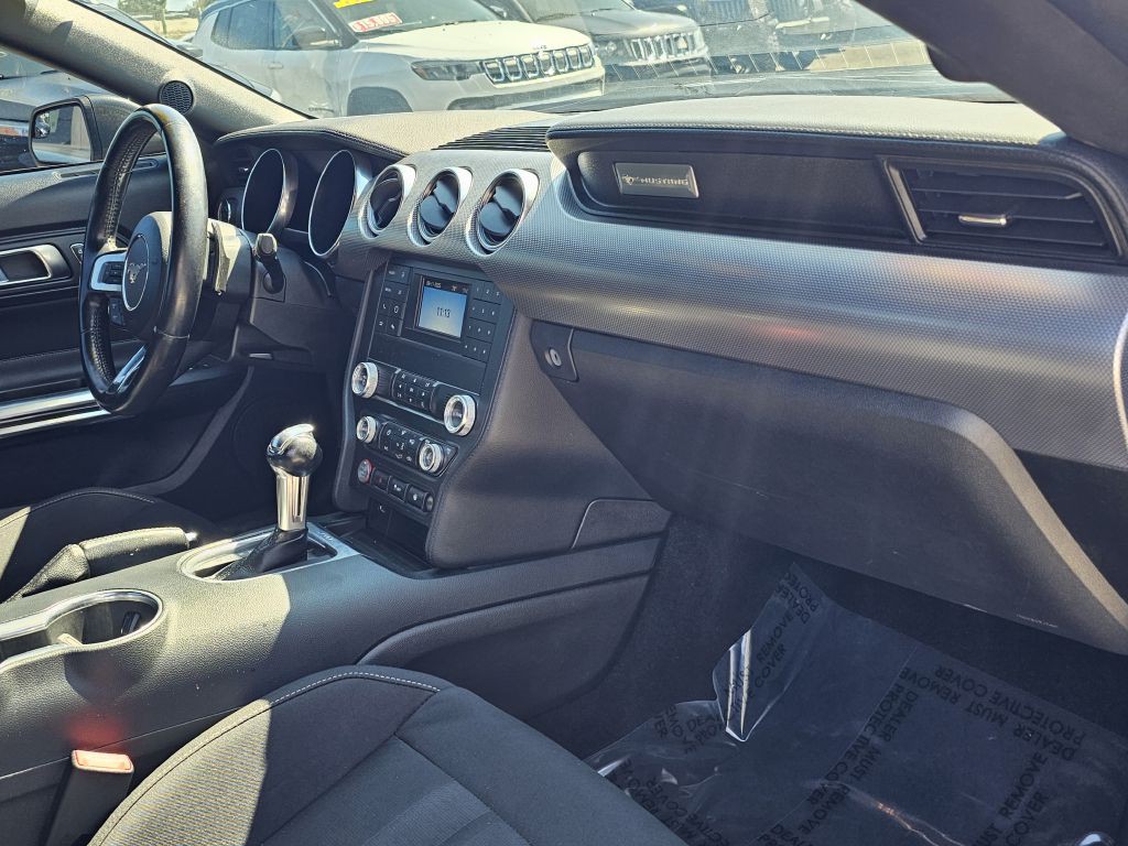2019 Ford Mustang Image 16