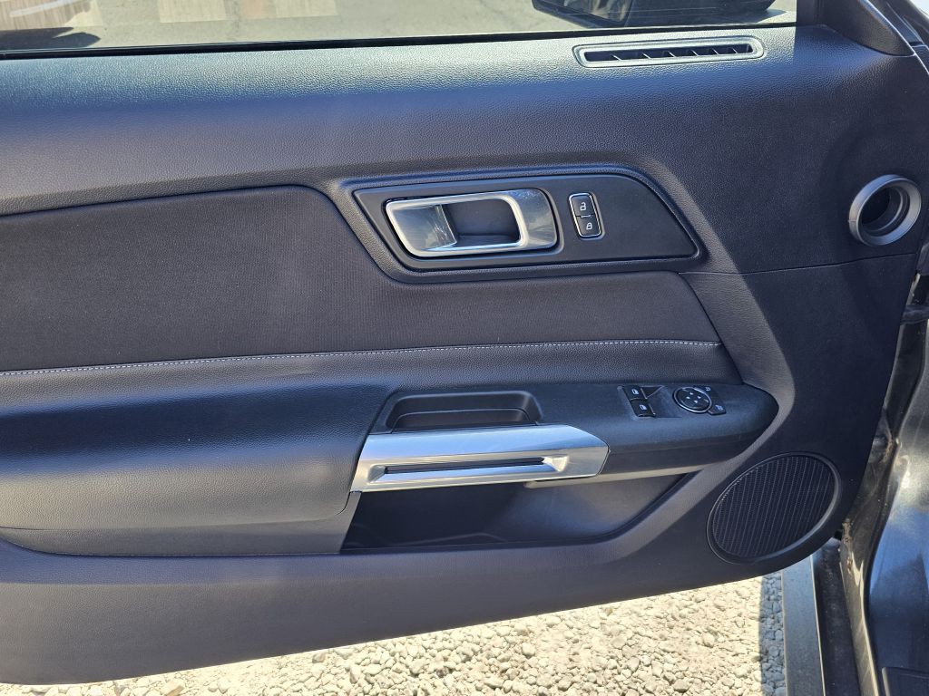 2019 Ford Mustang Image 27