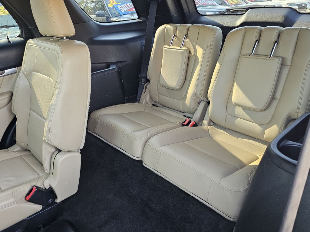2016 Ford Explorer Image 16