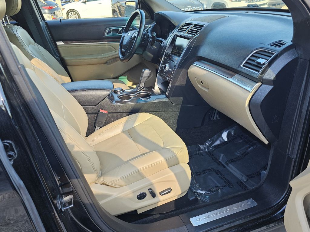 2016 Ford Explorer Image 19
