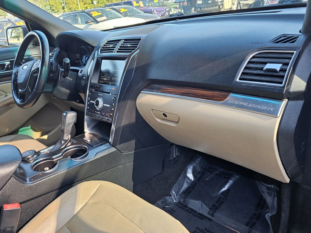 2016 Ford Explorer Image 21