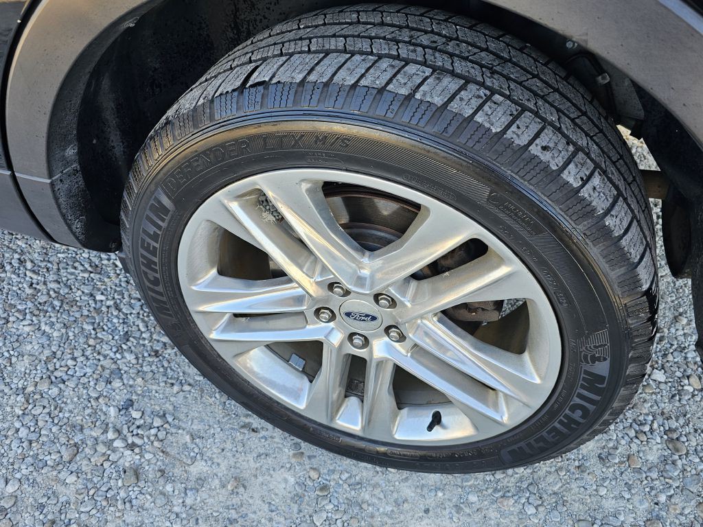 2016 Ford Explorer Image 25