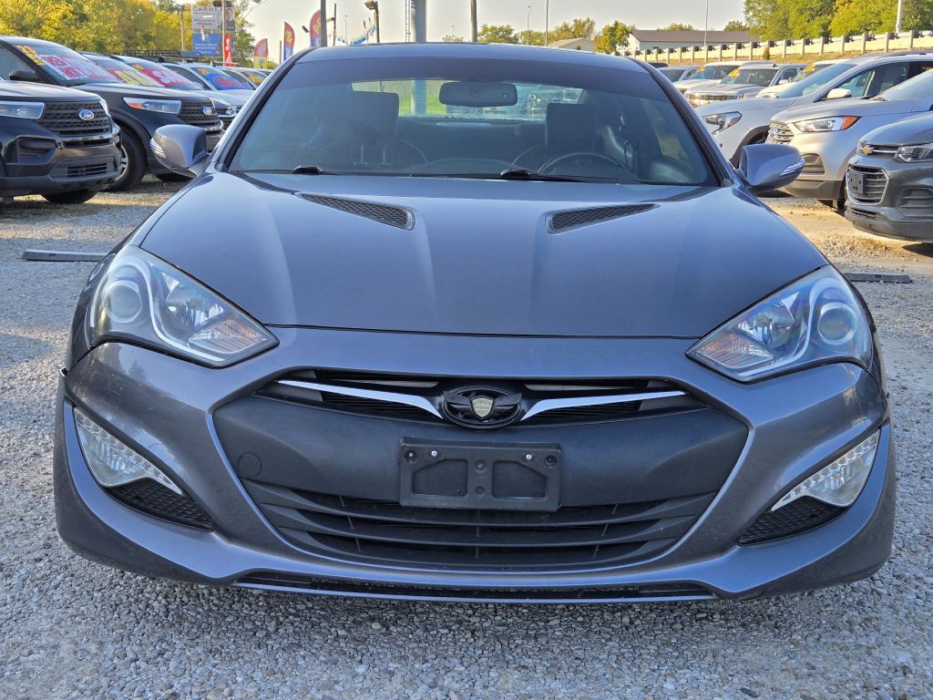 2016 Hyundai Genesis Image 2