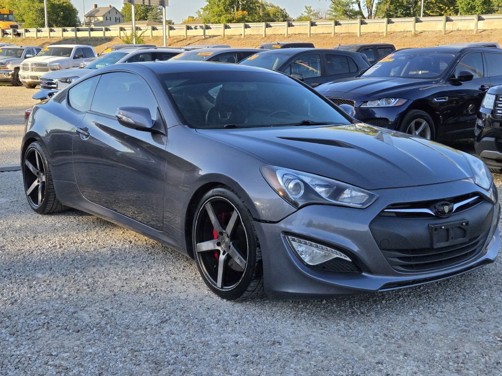 2016 Hyundai Genesis Image 3