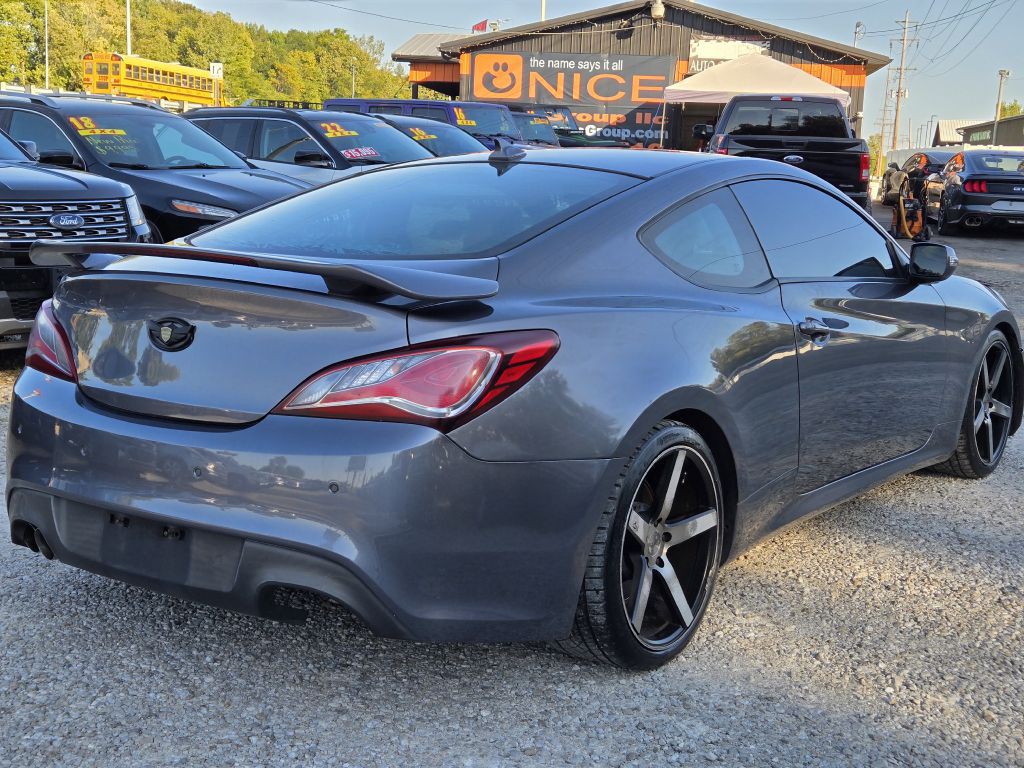 2016 Hyundai Genesis Image 5