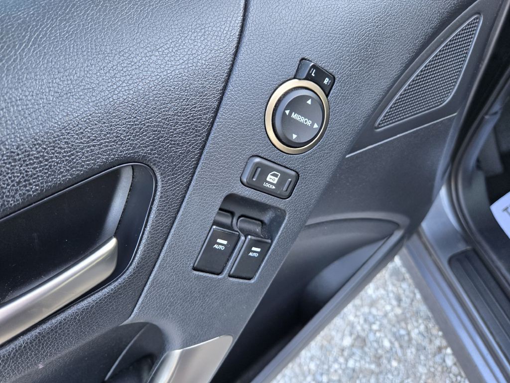 2016 Hyundai Genesis Image 15