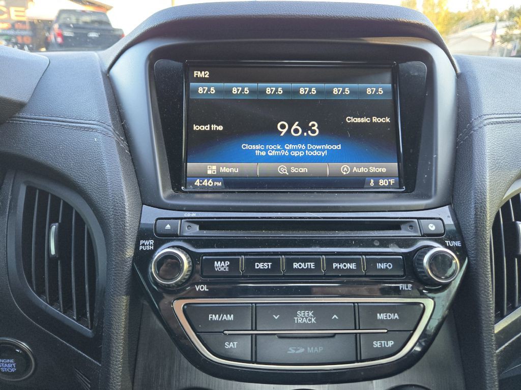 2016 Hyundai Genesis Image 25