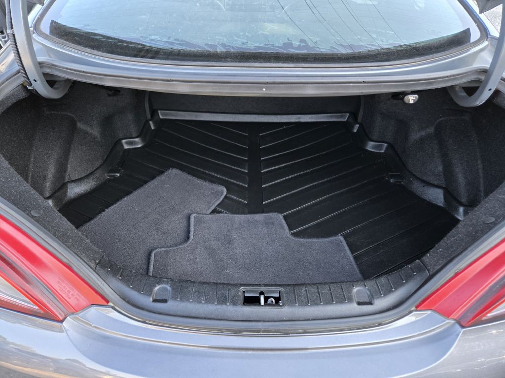2016 Hyundai Genesis Image 29