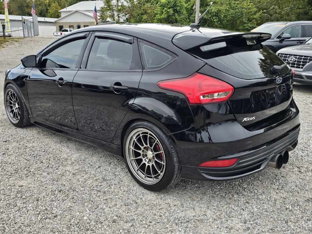2017 Ford Focus Image 3