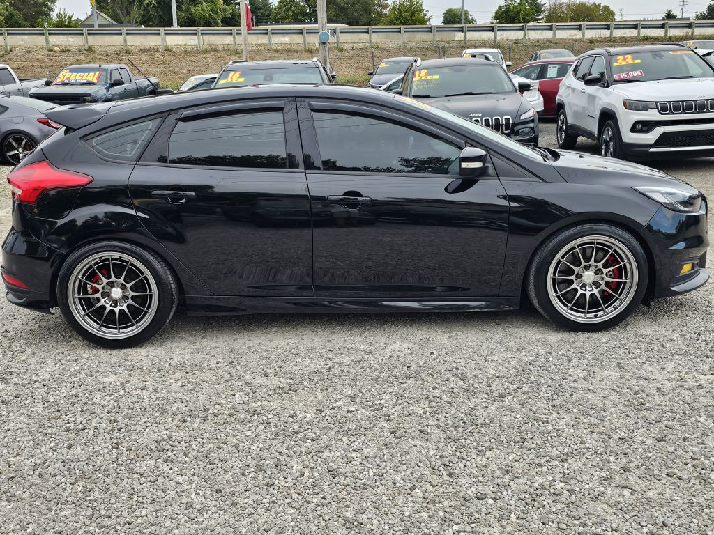 2017 Ford Focus Image 6