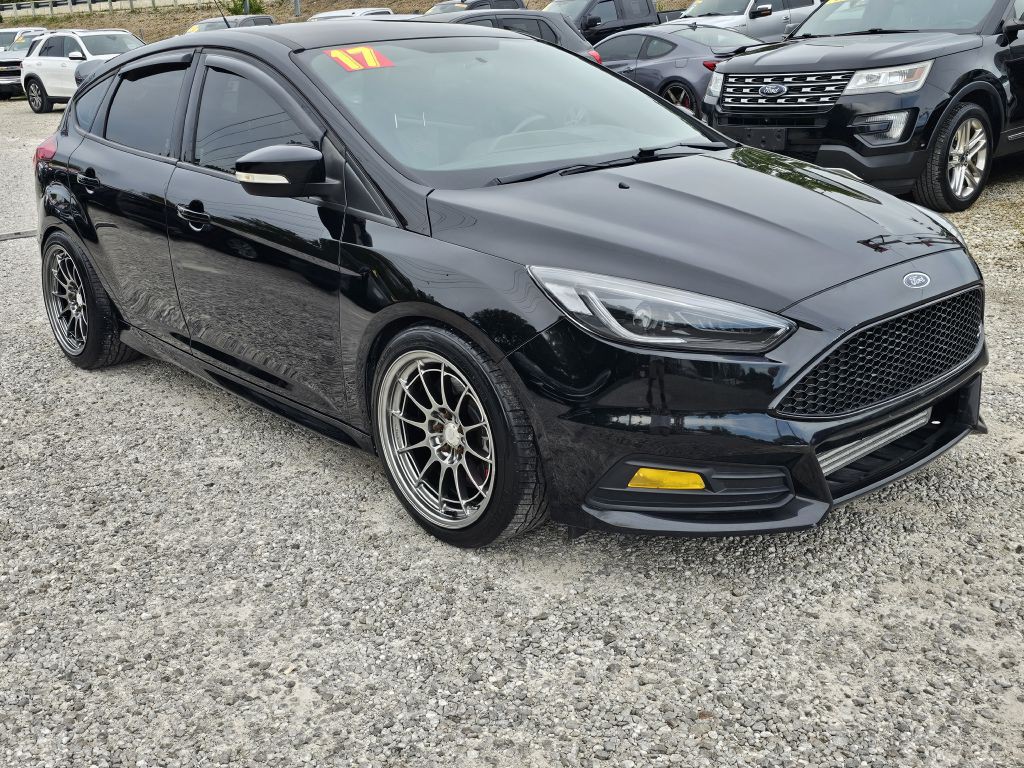 2017 Ford Focus Image 7