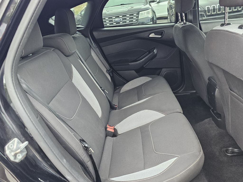 2017 Ford Focus Image 15