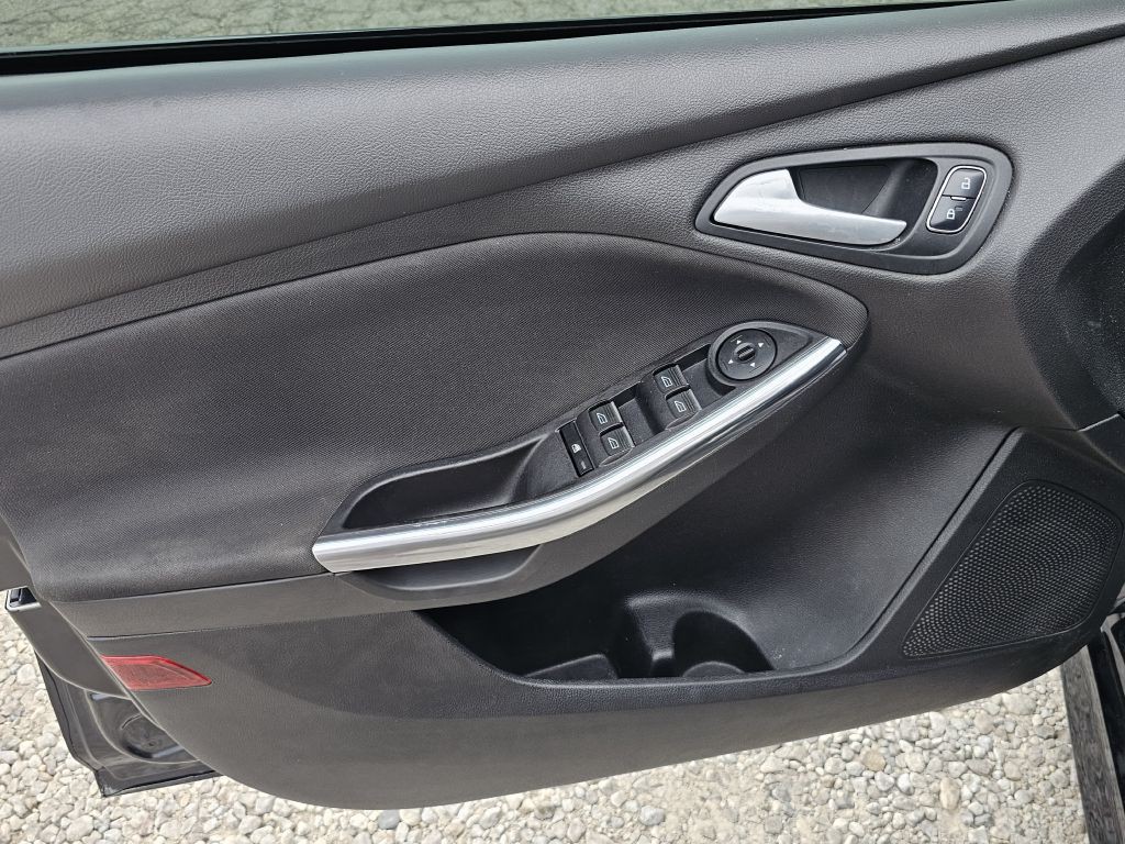 2017 Ford Focus Image 20