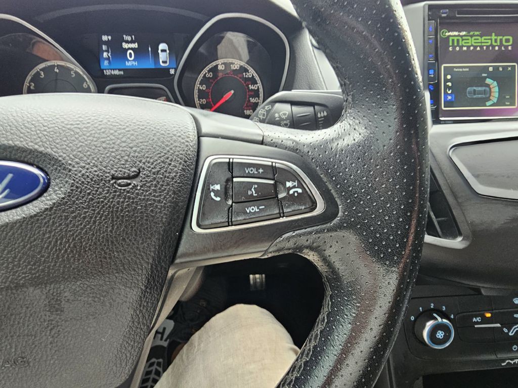 2017 Ford Focus Image 24