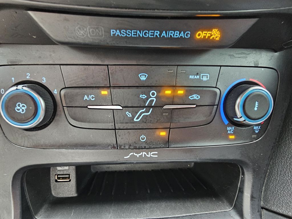 2017 Ford Focus Image 26