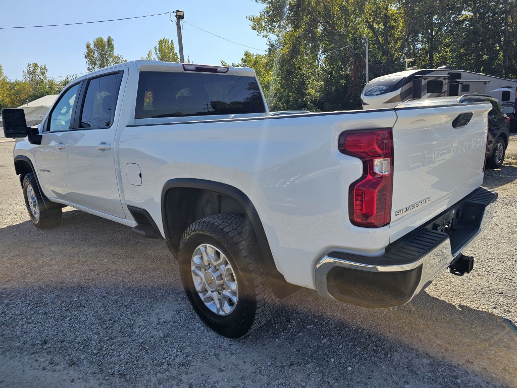 2023 Chevrolet Silverado 1500 Image 3