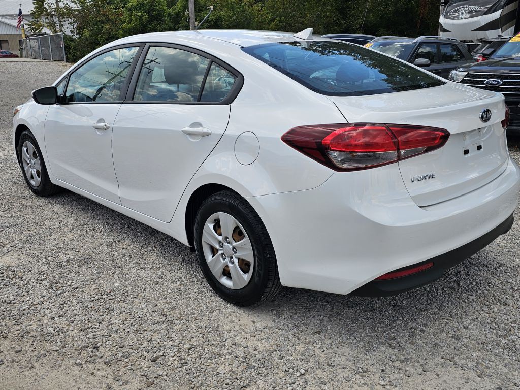 2017 Kia Forte Image 3