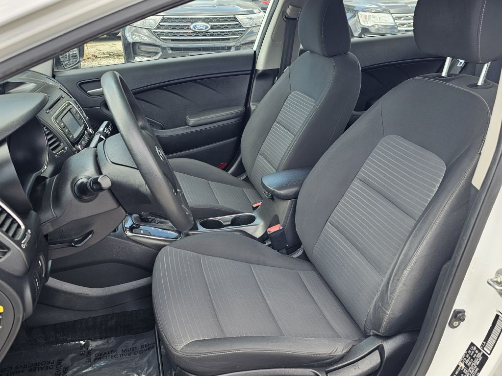 2017 Kia Forte Image 15