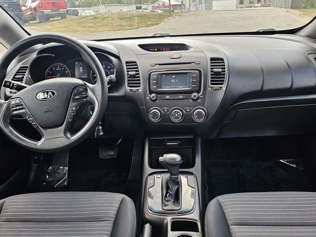 2017 Kia Forte Image 17