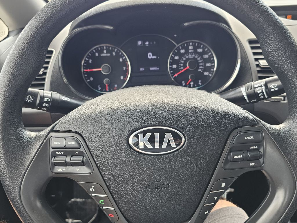 2017 Kia Forte Image 18