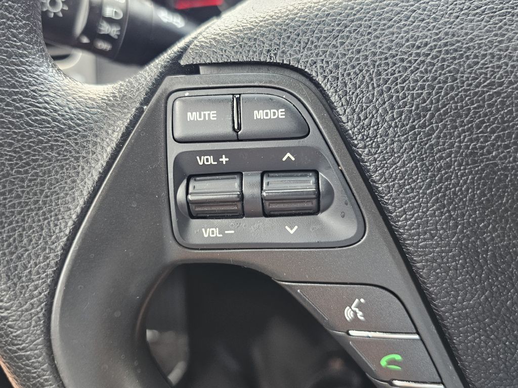 2017 Kia Forte Image 19