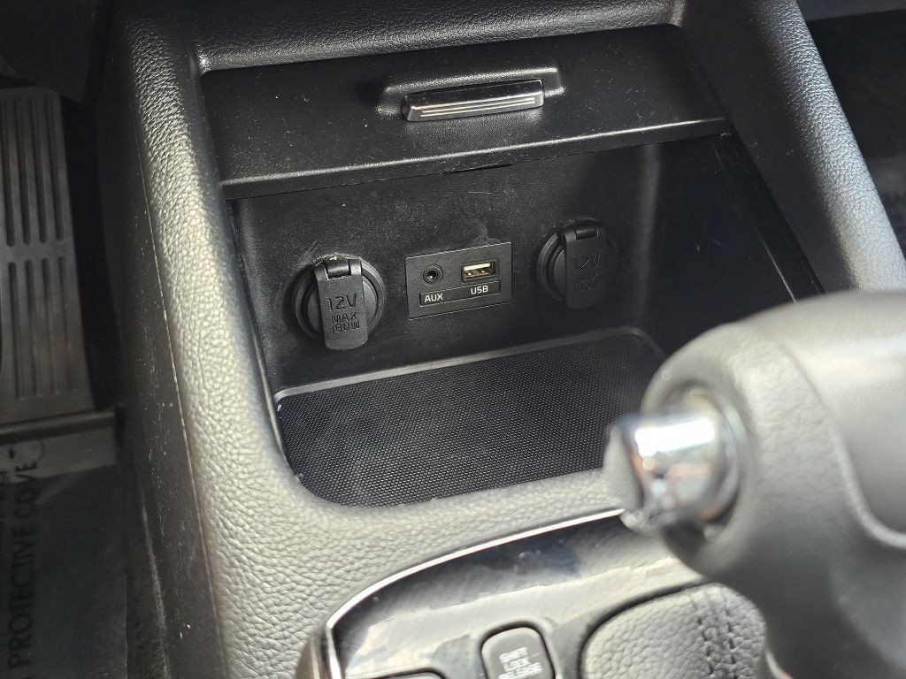 2017 Kia Forte Image 24