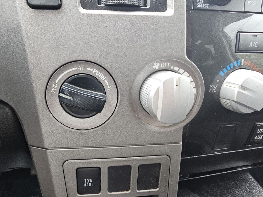 2011 Toyota Tundra Image 30