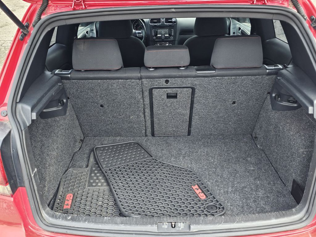 2012 Volkswagen GTI Image 12