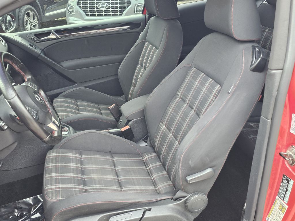 2012 Volkswagen GTI Image 21
