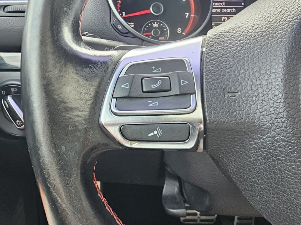 2012 Volkswagen GTI Image 24