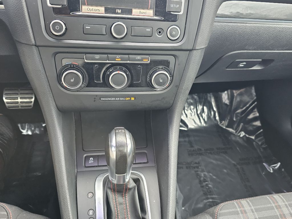 2012 Volkswagen GTI Image 28