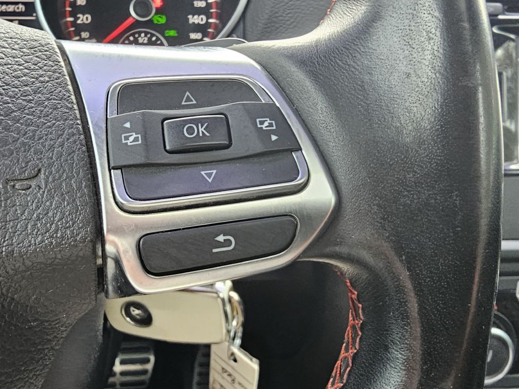 2012 Volkswagen GTI Image 24