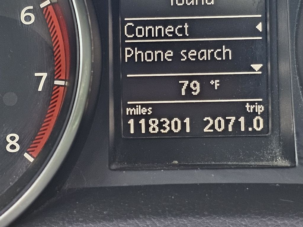 2012 Volkswagen GTI Image 25