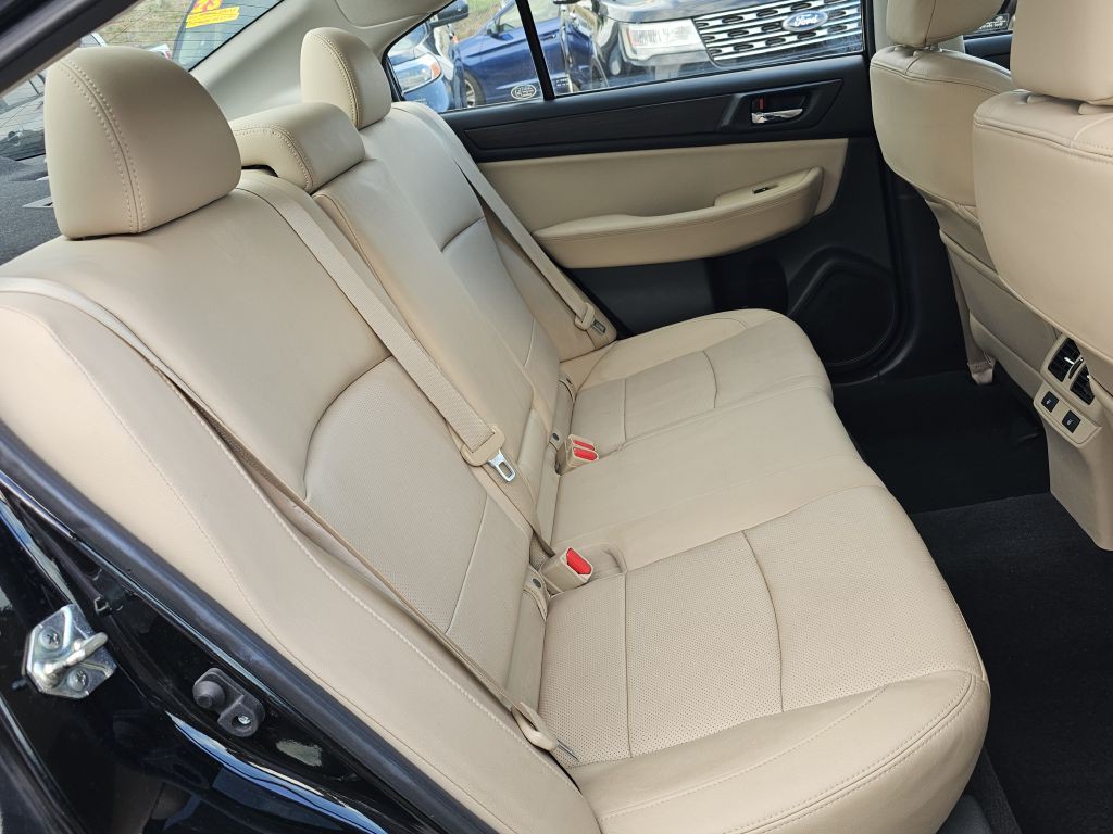 2015 Subaru Legacy Image 14