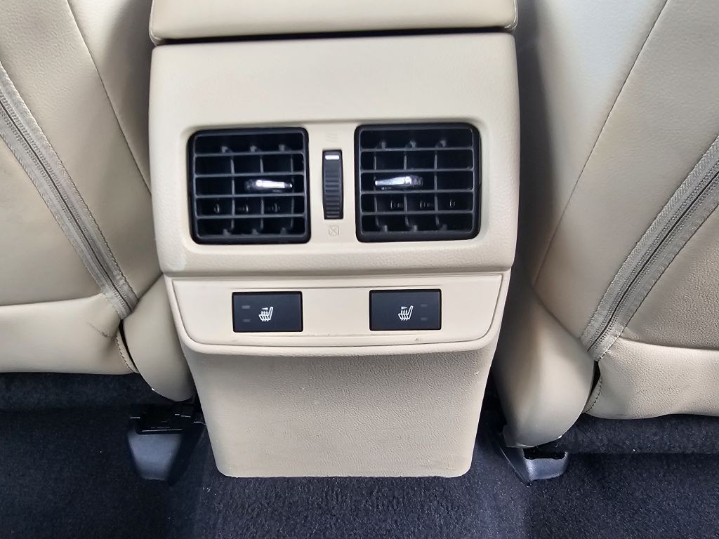 2015 Subaru Legacy Image 15