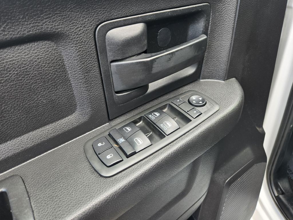 2014 RAM 1500 Image 16