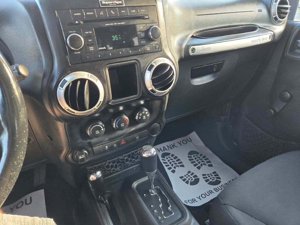 2014 Jeep Wrangler Image 18