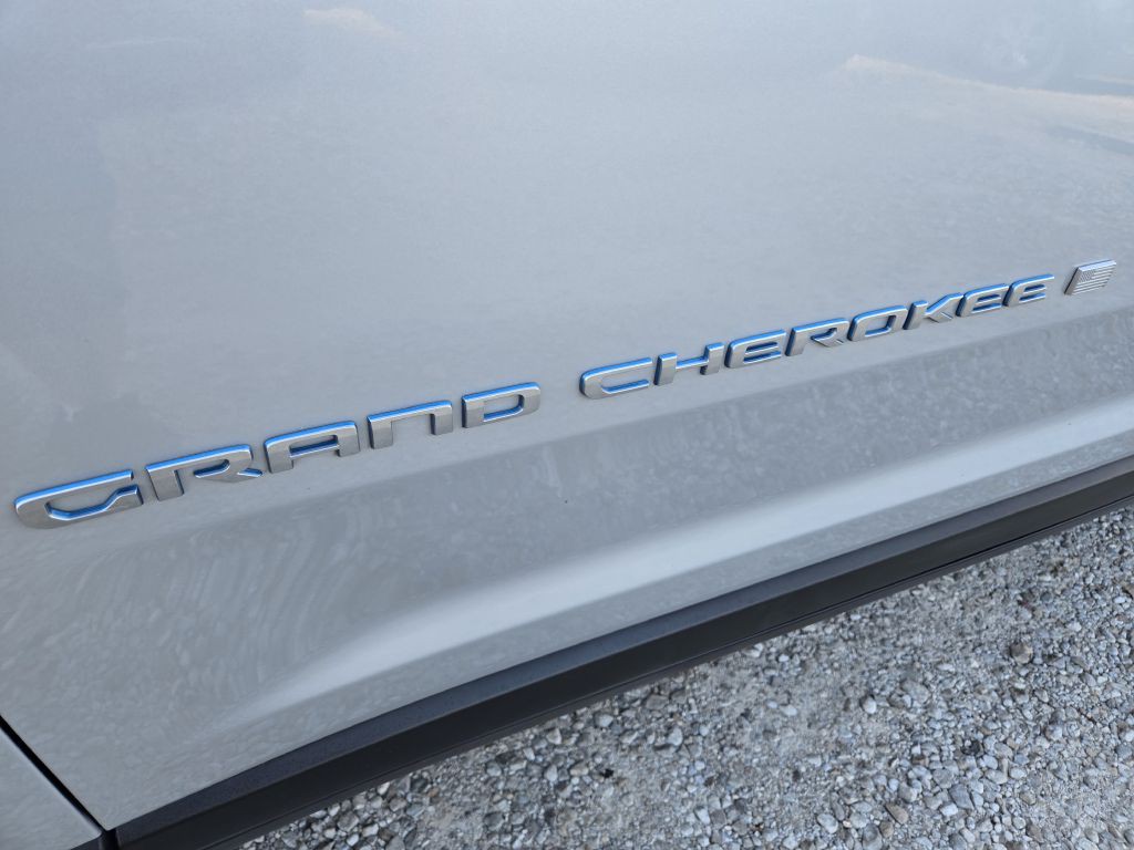 2024 Jeep Grand Cherokee Image 12