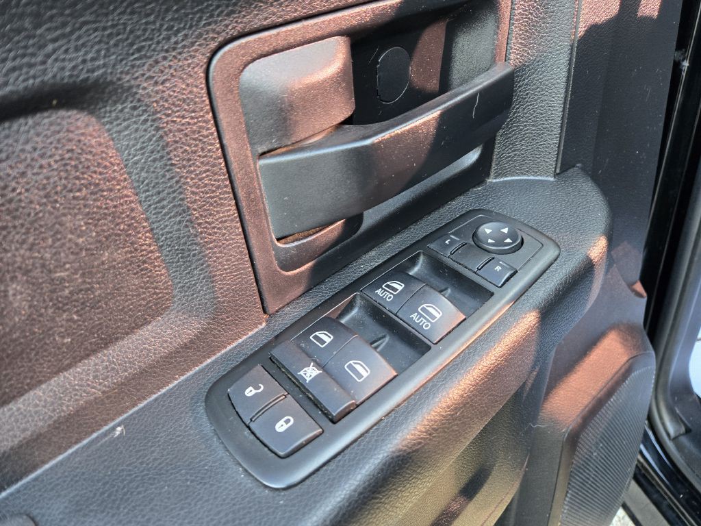 2015 RAM 1500 Image 14