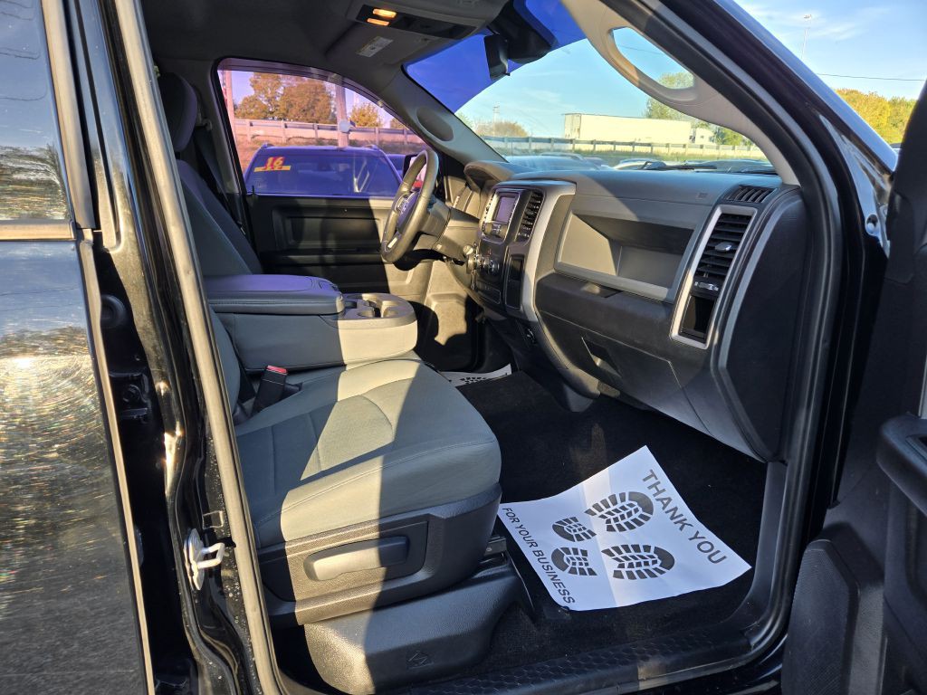 2015 RAM 1500 Image 28