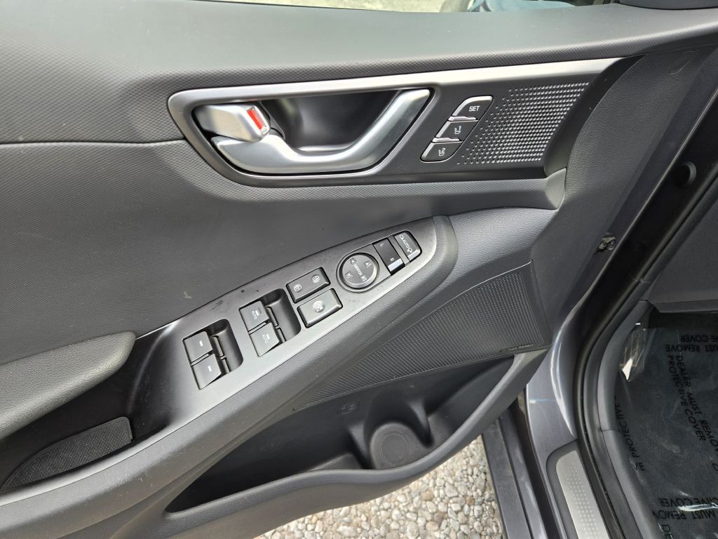 2020 Hyundai Ioniq Image 15