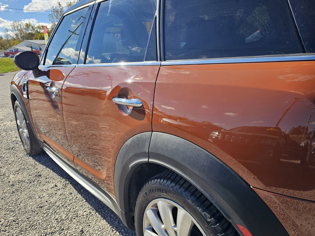 2017 MINI Cooper Image 10