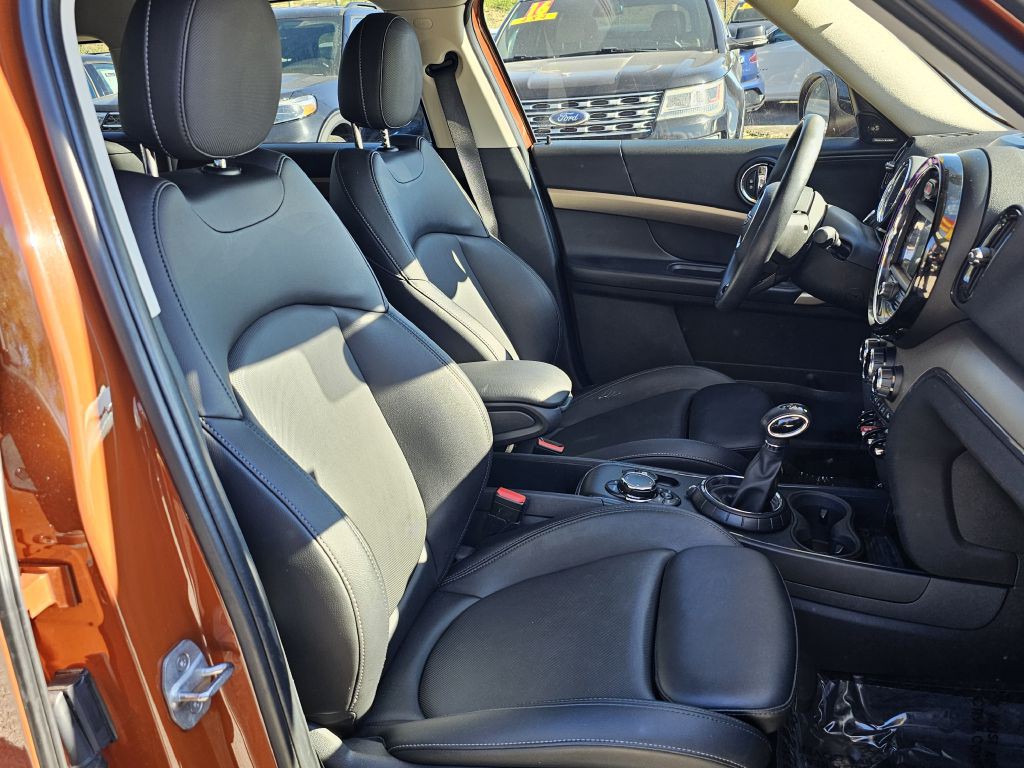 2017 MINI Cooper Image 20
