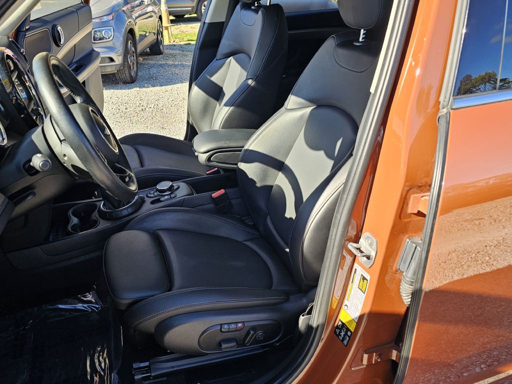 2017 MINI Cooper Image 22