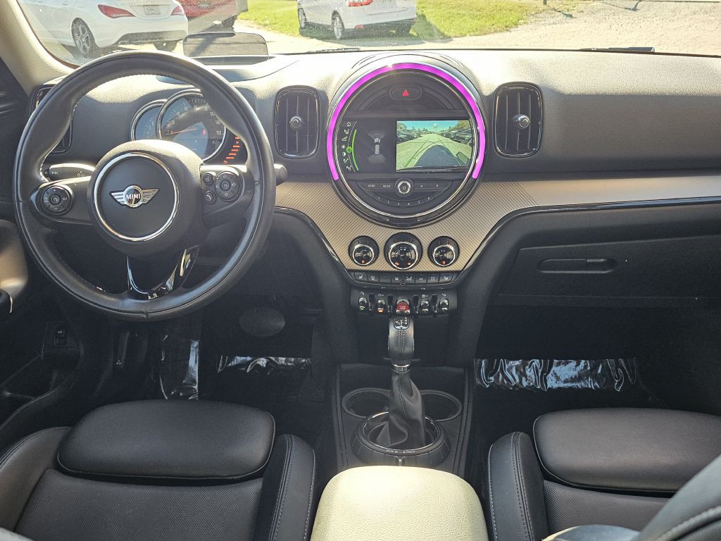 2017 MINI Cooper Image 25