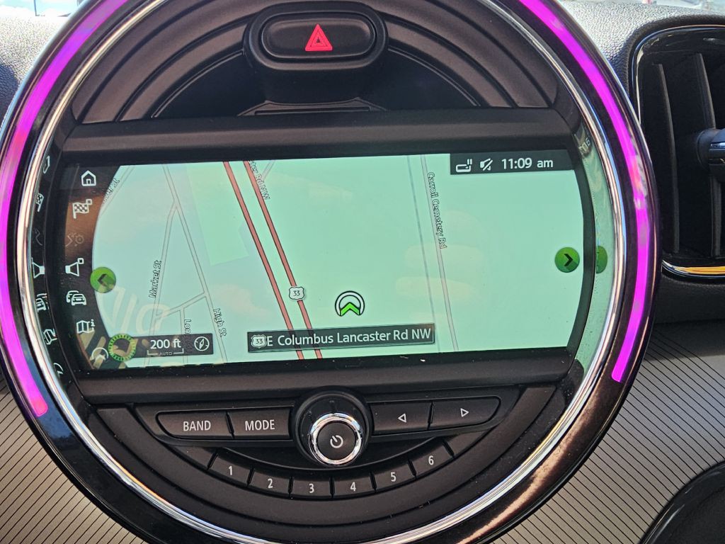 2017 MINI Cooper Image 31