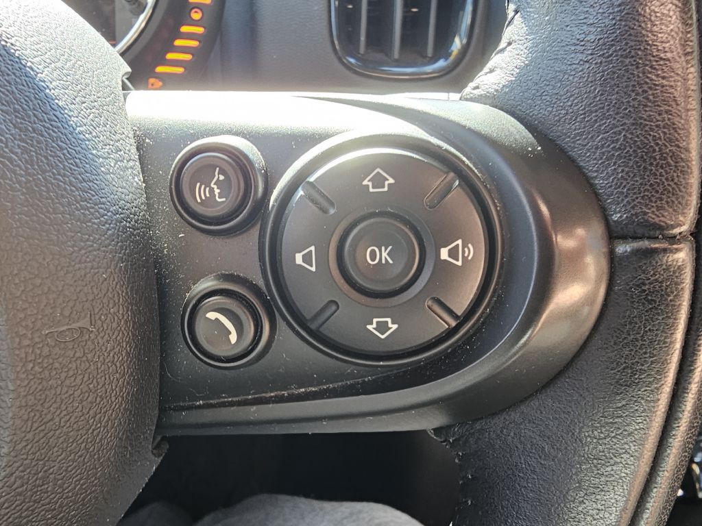 2017 MINI Cooper Image 37