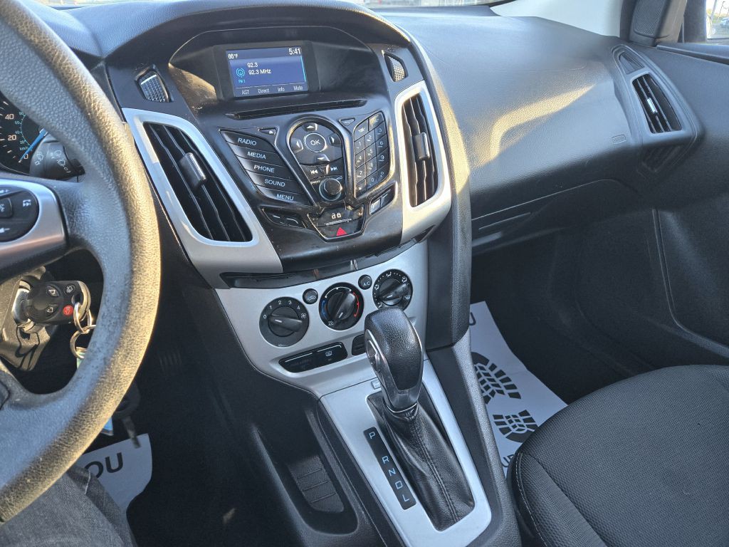 2014 Ford Focus Image 16