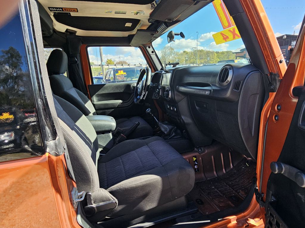 2011 Jeep Wrangler Image 11