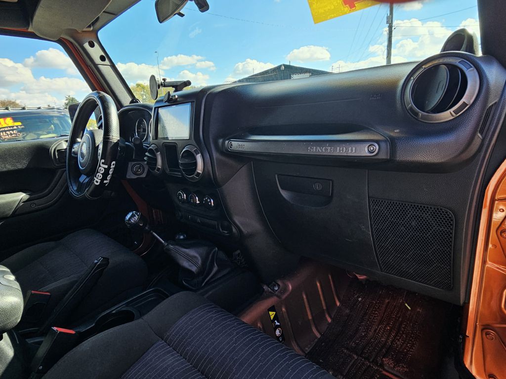 2011 Jeep Wrangler Image 13